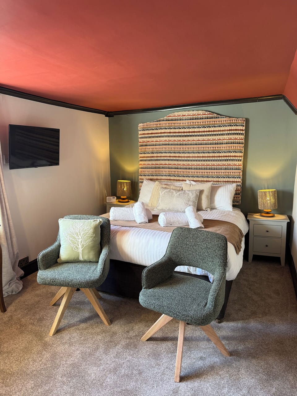 Deluxe Room | Iron/ironing board, free WiFi, bed sheets