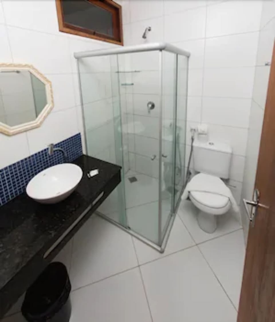 Triple Room, Partial Sea View | Bathroom | Free toiletries, towels, soap, shampoo