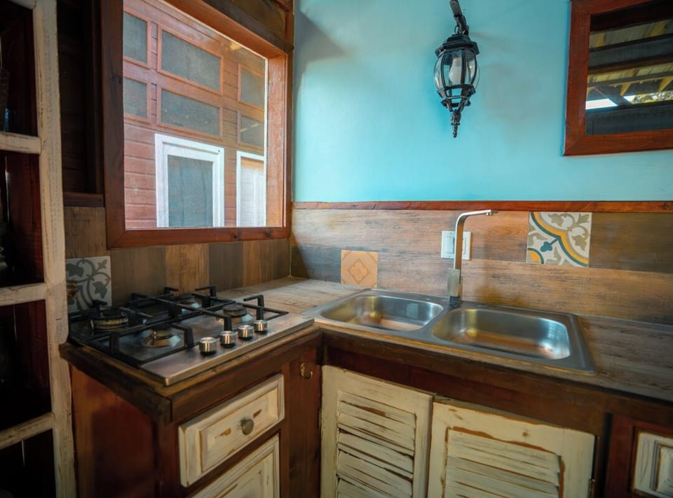 Family Cabin | Free WiFi, bed sheets
