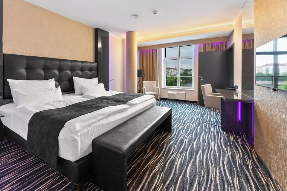 Royal Suite, 2 Bedrooms, City View (River Royal Suite) | Hypo-allergenic bedding, Select Comfort beds, minibar, in-room safe