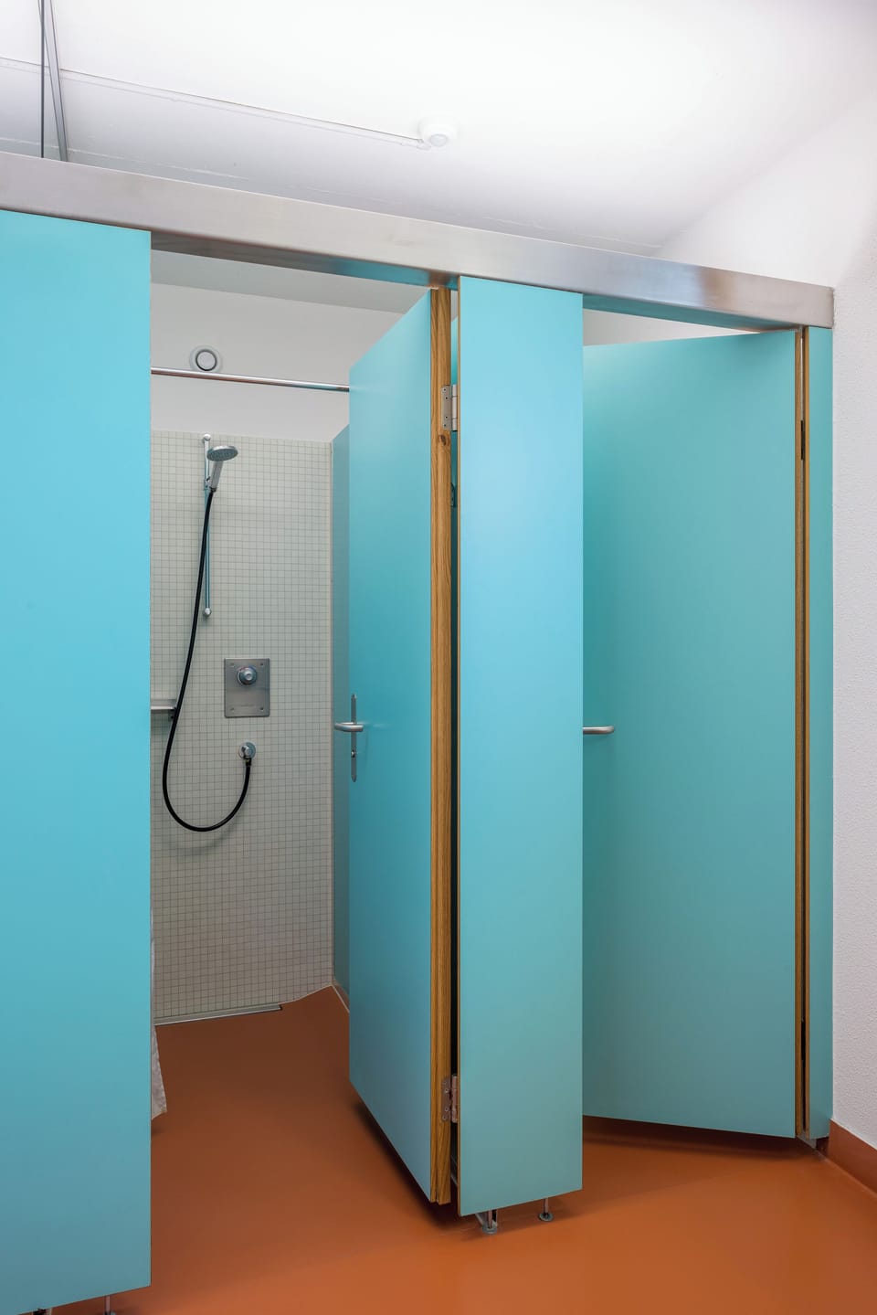 Shower, towels