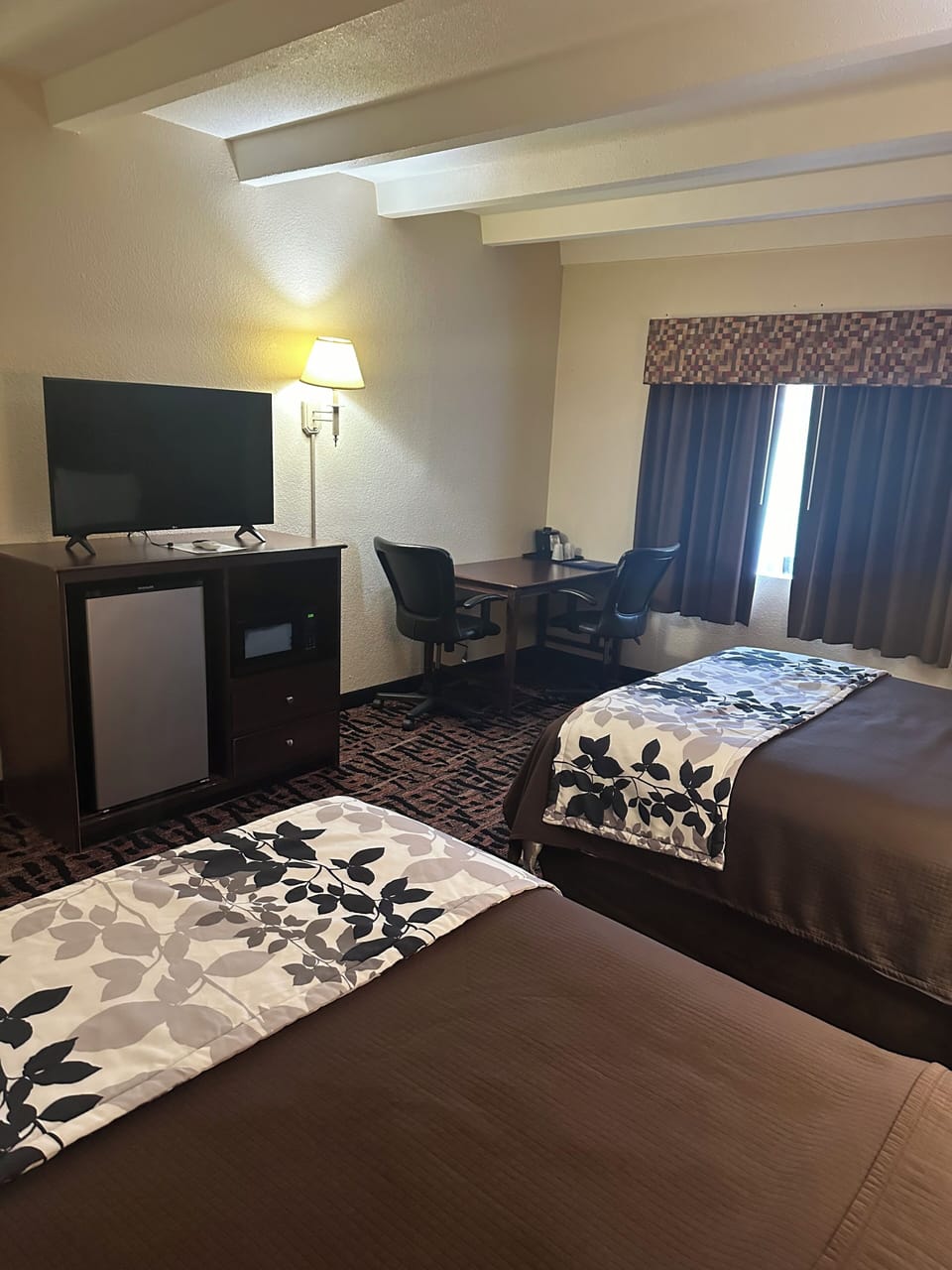 Standard Room 2 Queen Beds | Free WiFi, bed sheets