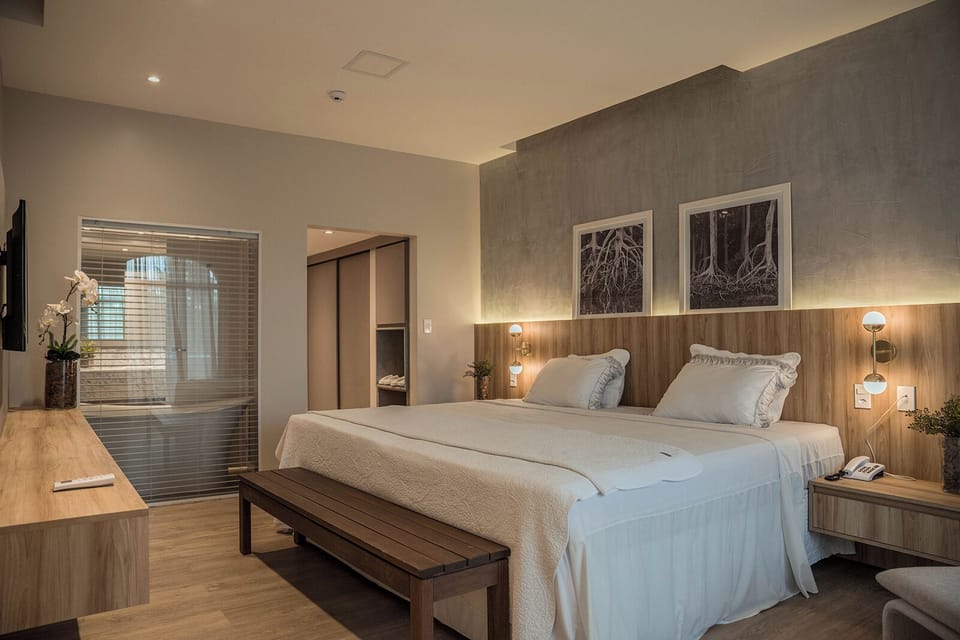 Presidential Studio Suite | Minibar, desk, free WiFi, bed sheets