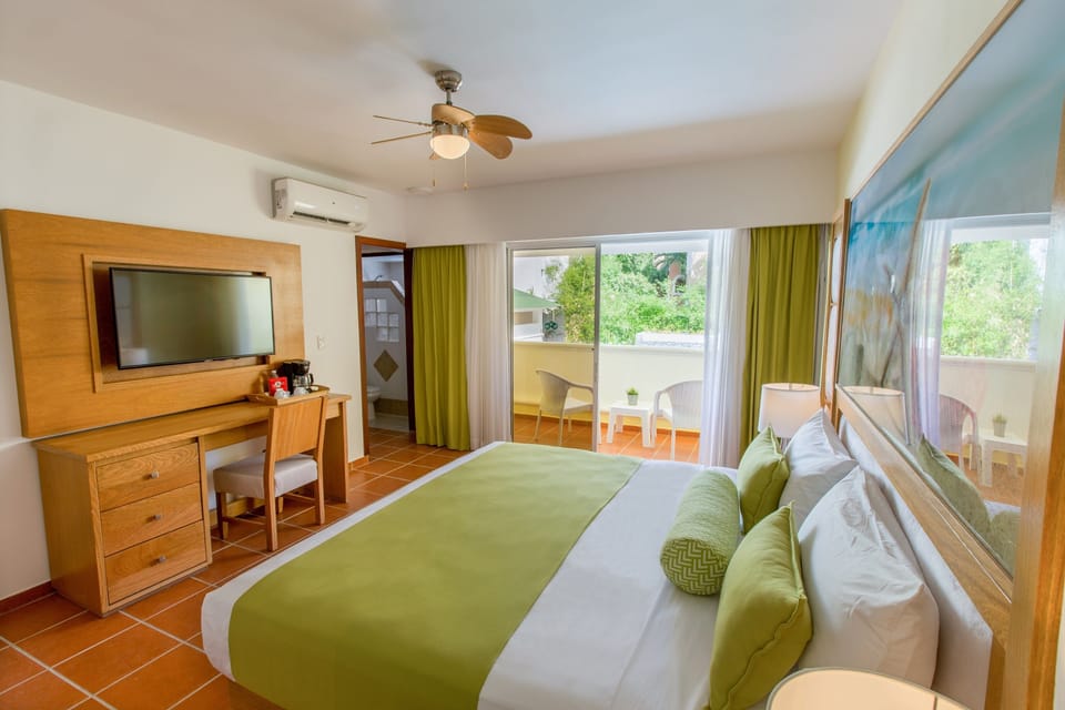 Superior Room | In-room safe, desk, soundproofing, free WiFi