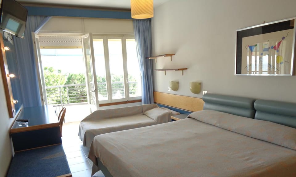 In-room safe, desk, cribs (surcharge), WiFi (free)
