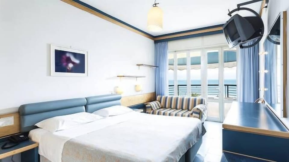 In-room safe, desk, cribs (surcharge), WiFi (free)