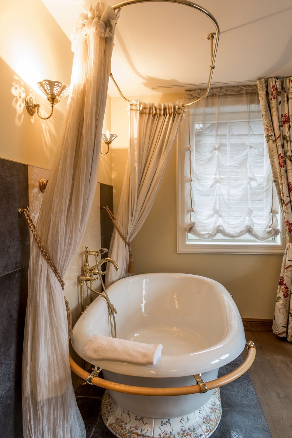 Mini-Suite, Lake View | Premium bedding, desk, iron/ironing board, rollaway beds