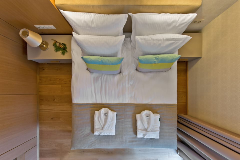 Premium bedding, minibar, in-room safe, desk