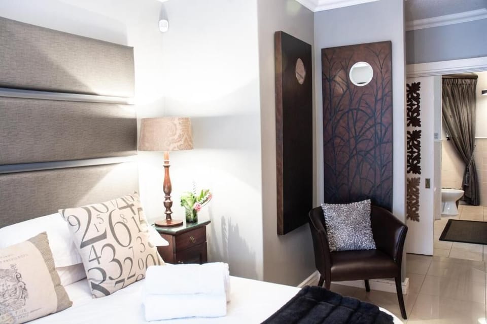 City Apartment, 2 Bedrooms, Non Smoking, City View | 2 bedrooms, hypo-allergenic bedding, in-room safe