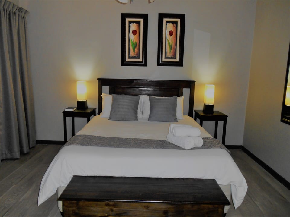 Deluxe Double Room, 1 Bedroom | Desk, WiFi (free)