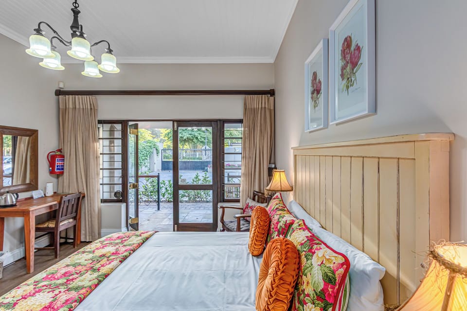 Double Room Q | 1 bedroom, pillowtop beds, in-room safe, individually decorated