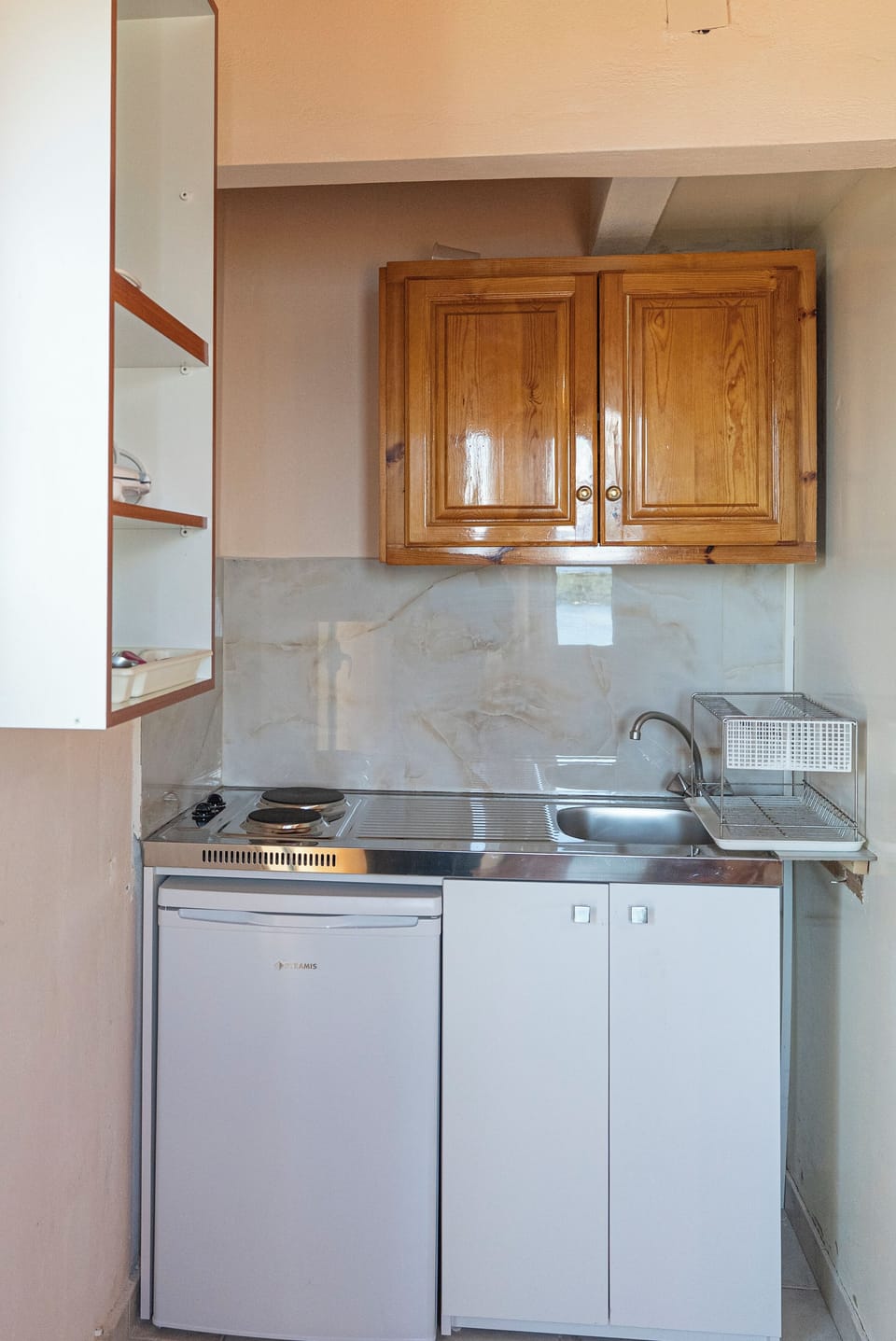 Family Apartment, Sea View | Private kitchen | Fridge, stovetop, electric kettle, cookware/dishes/utensils