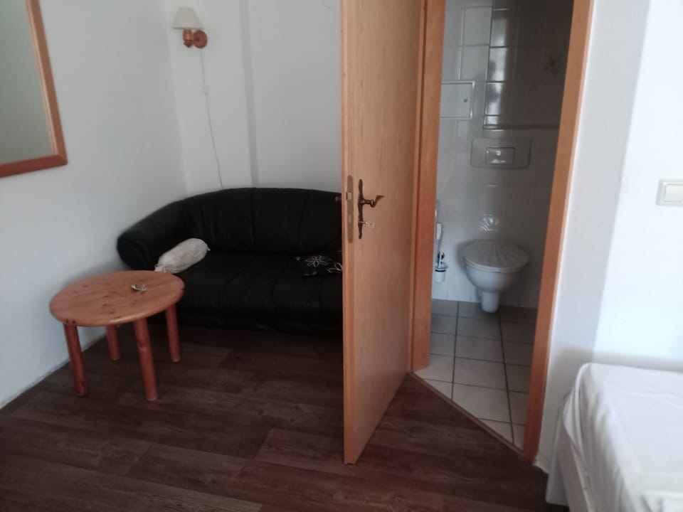 Standard Single Room, Private Bathroom, Corner | Bathroom | Hair dryer, towels