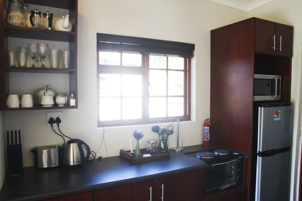 Family Cottage, 1 Bedroom (Farm View Cottage) | Private kitchen | Electric kettle
