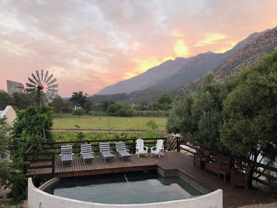 2 outdoor pools, sun loungers