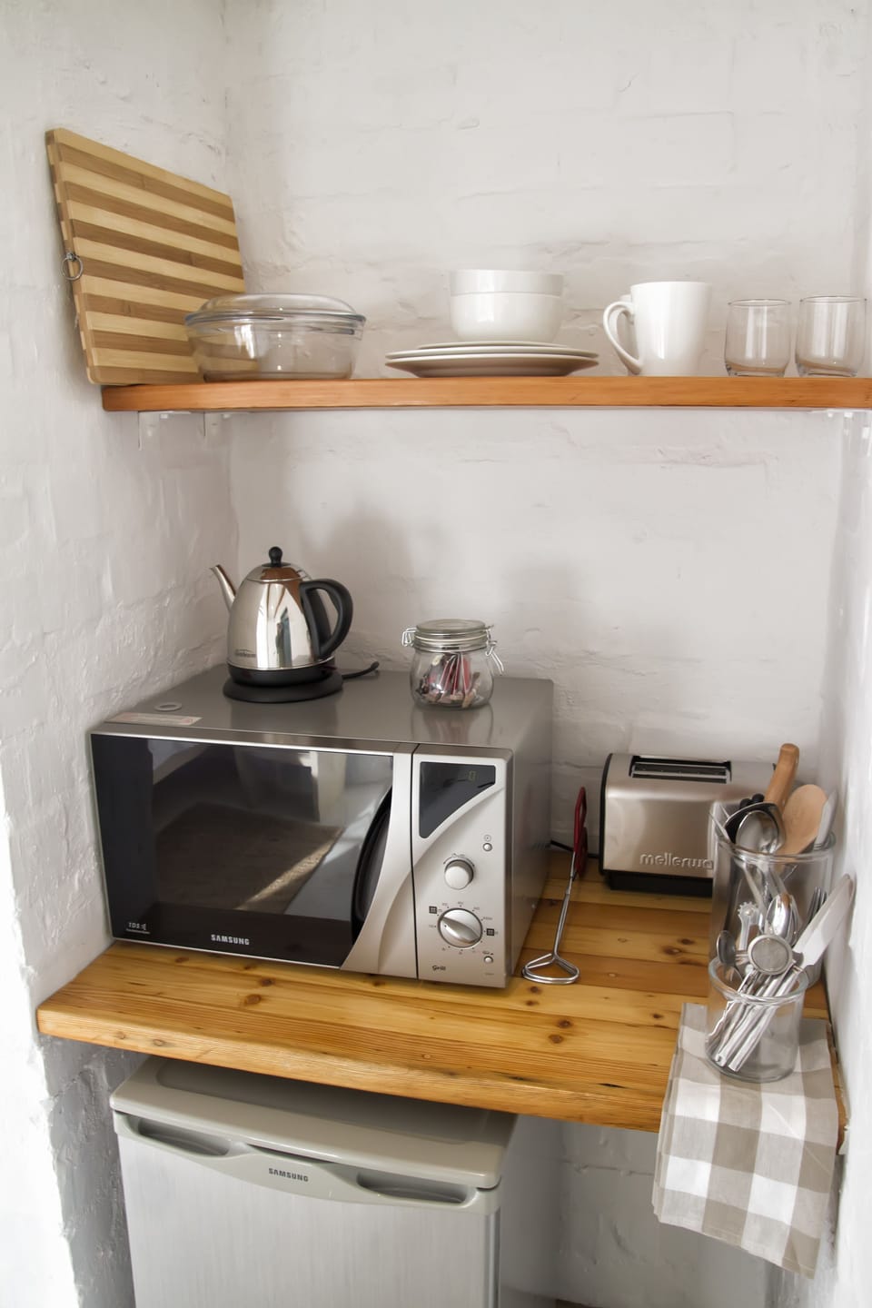 Standard Room, 1 Bedroom (Suikerbos) | Private kitchenette | Electric kettle