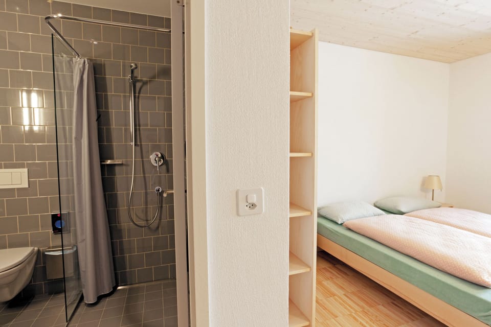 Shower, towels