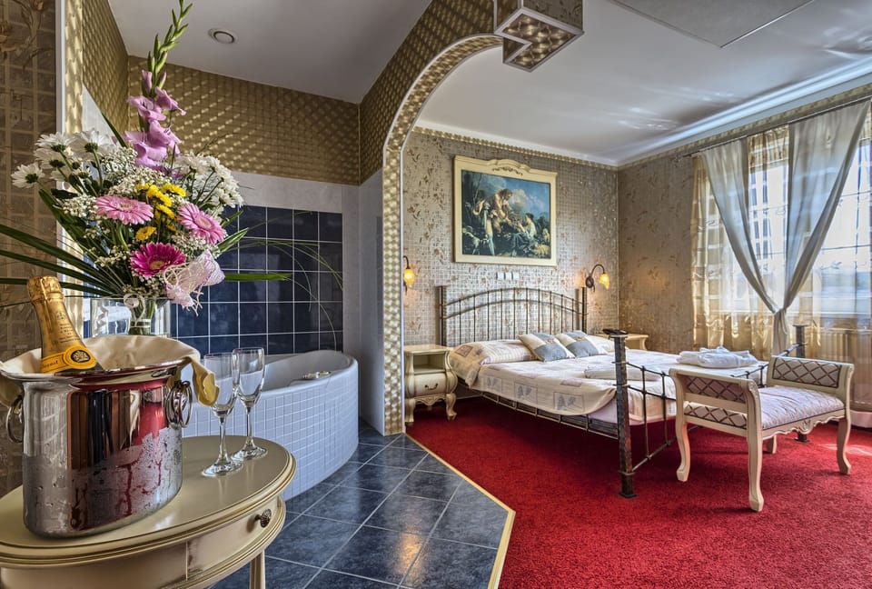 In-room safe, individually decorated, individually furnished, desk