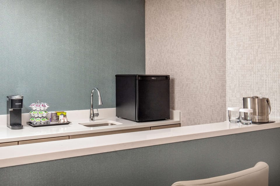 Presidential Suite, 1 King Bed (With Parlor) | Premium bedding, pillowtop beds, in-room safe, desk