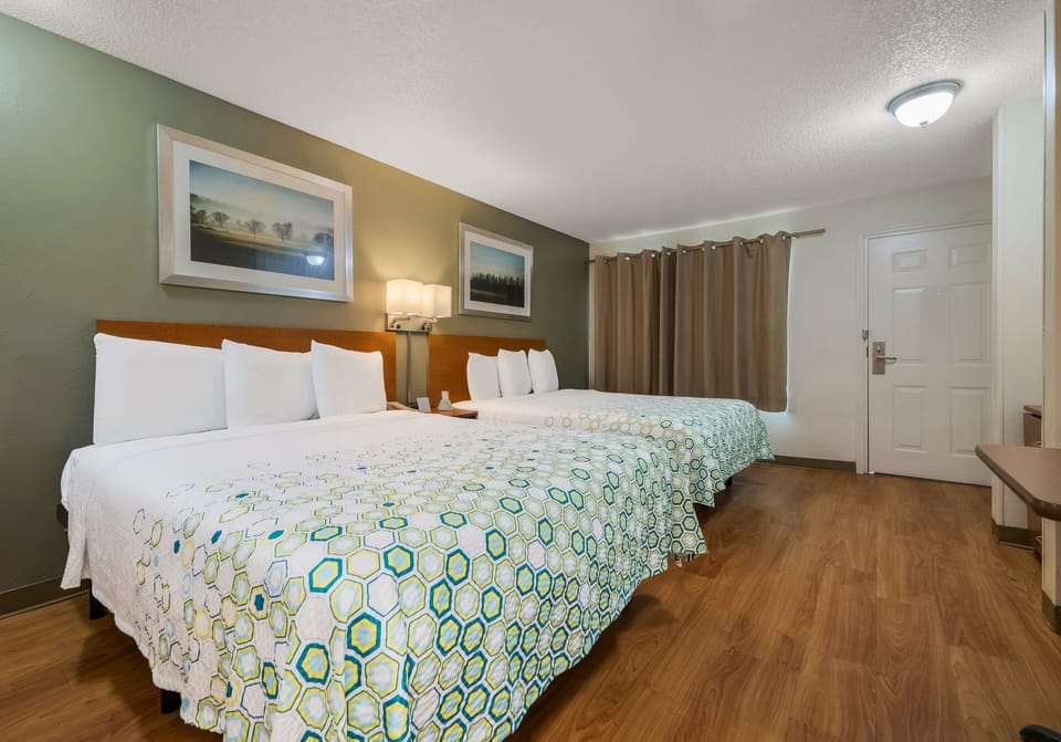 Studio, 2 Queen Beds, Non Smoking | Desk, free WiFi, bed sheets
