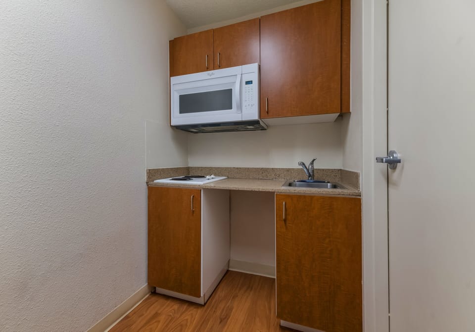 Fridge, microwave, stovetop