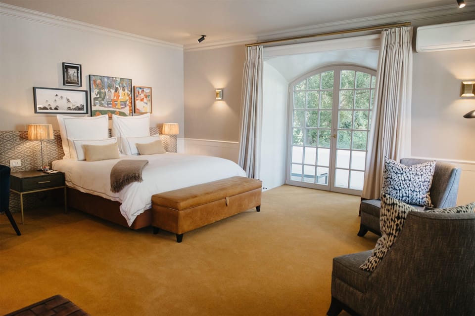 Luxury Room | Hypo-allergenic bedding, in-room safe, desk, free WiFi