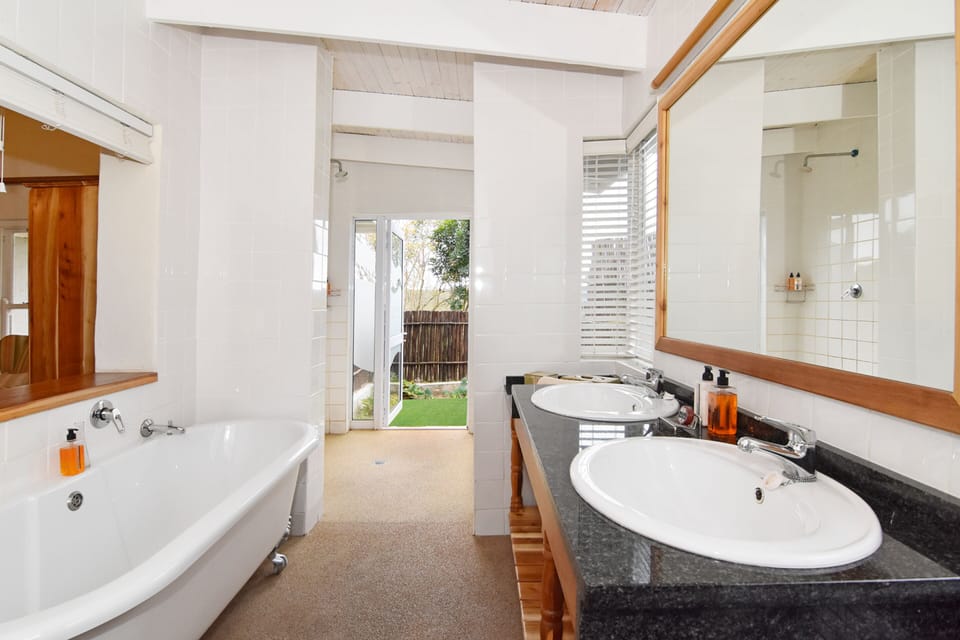 Classic Double or Twin Room (Village) | Bathroom sink