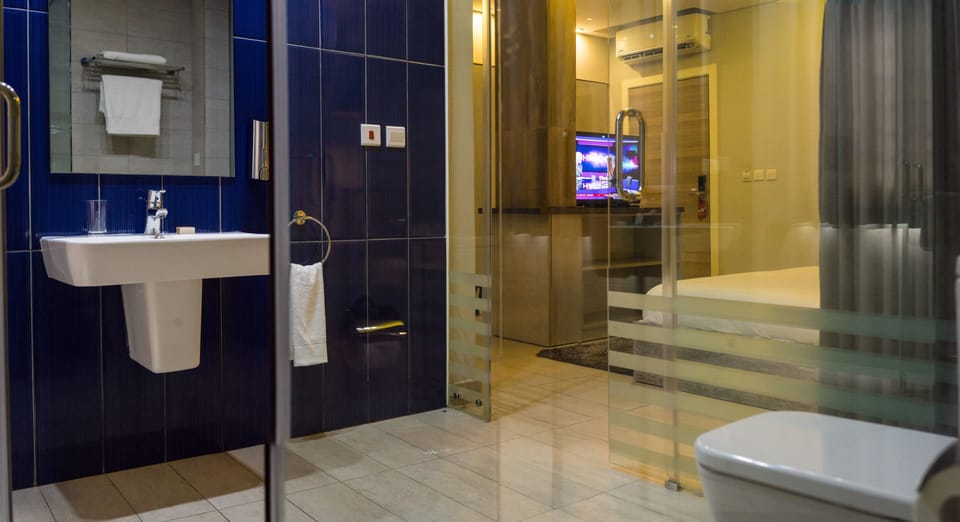 Studio | Minibar, in-room safe, cribs (surcharge), WiFi (free)