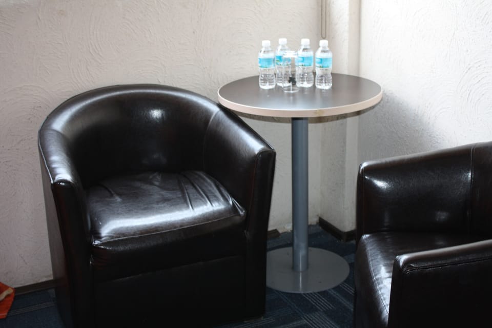 Family Room | Living room | Flat-screen TV