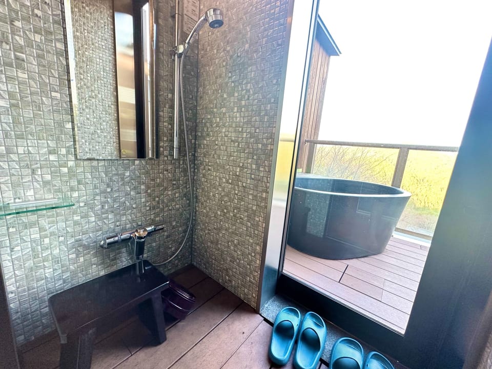 Luxury Twin Room, Mountain View | Bathroom | Free toiletries, hair dryer, slippers, bidet