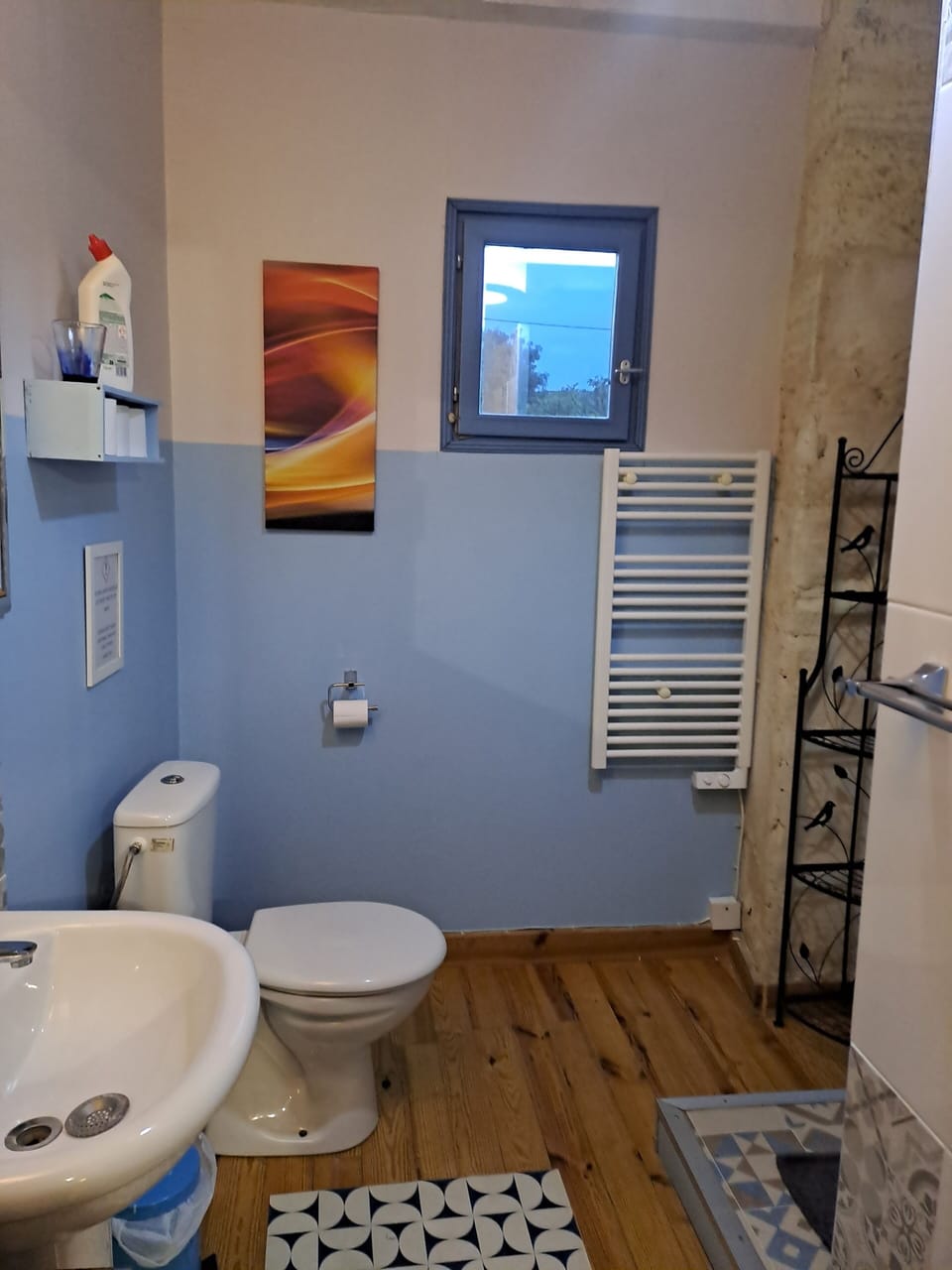 Double Room (Charlotte) | Individually decorated, individually furnished, blackout drapes