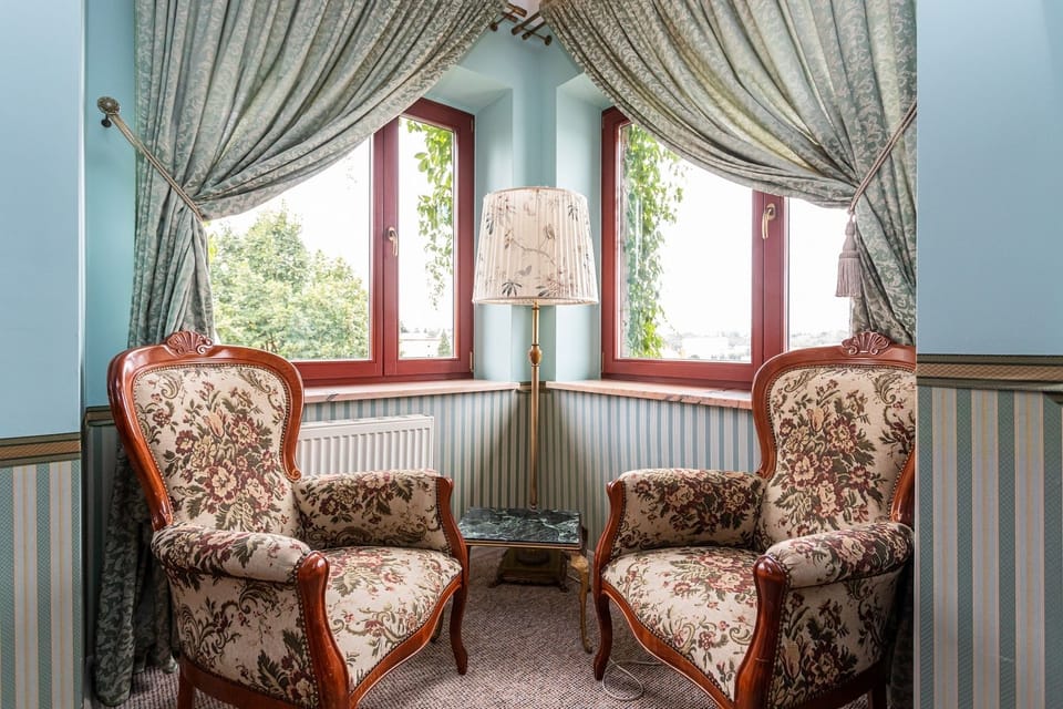Quadruple Room | Desk, iron/ironing board (on request), WiFi (free), bed sheets