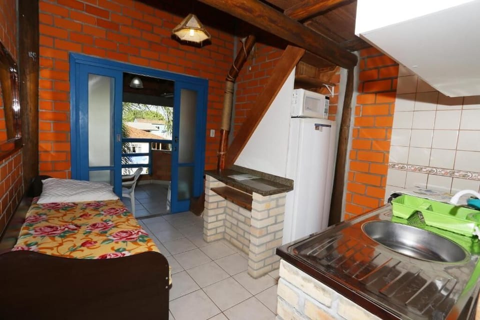 Triple Room | Private kitchen | Microwave