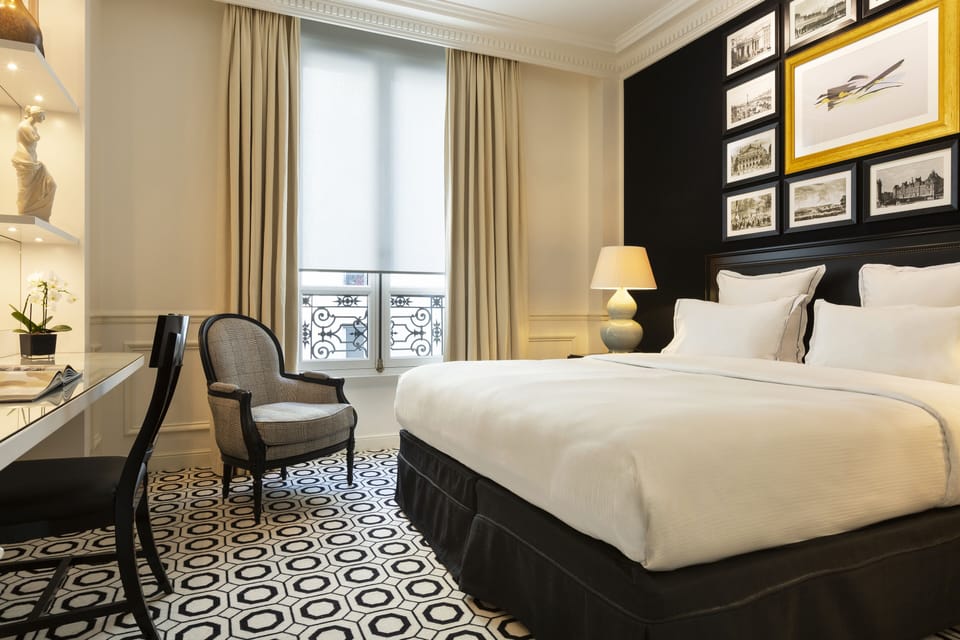 Superior Room, 1 Queen Bed, Courtyard Area | Premium bedding, minibar, in-room safe, individually decorated