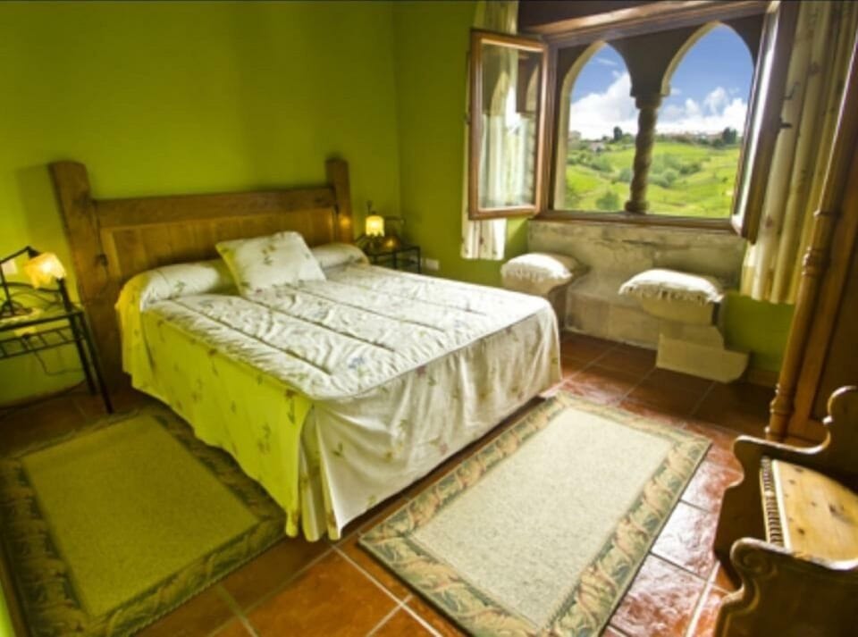 Standard Double Room | Desk, blackout drapes, free cribs/infant beds, rollaway beds