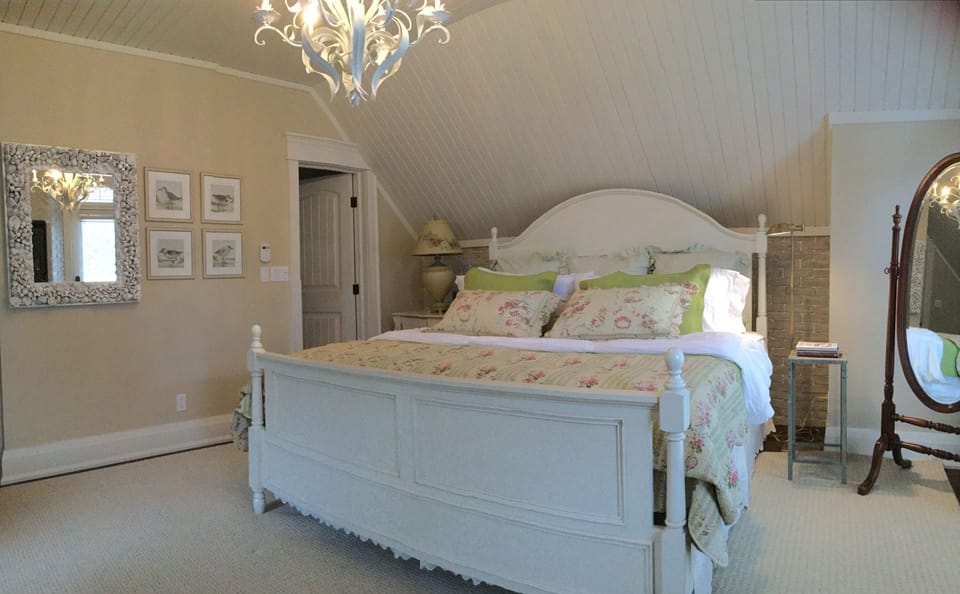 Superior Room, 1 King Bed, Balcony, Garden View (Whispering Pines) | Premium bedding, pillowtop beds, desk, soundproofing