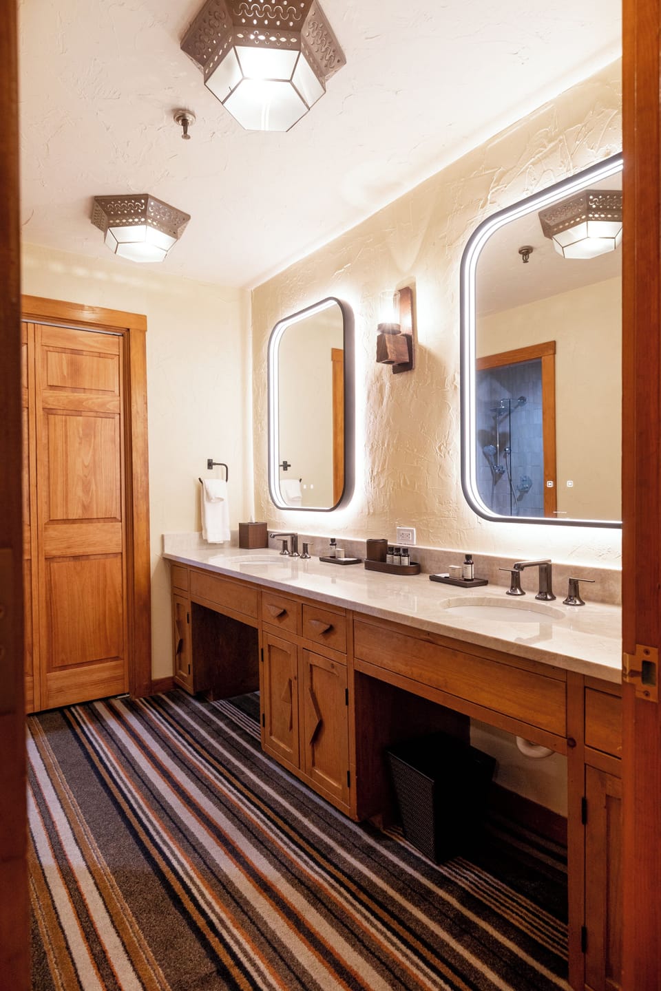 Executive Suite, Multiple Beds (Two Bedroom Presidential Suite) | Bathroom | Combined shower/tub, designer toiletries, hair dryer, towels