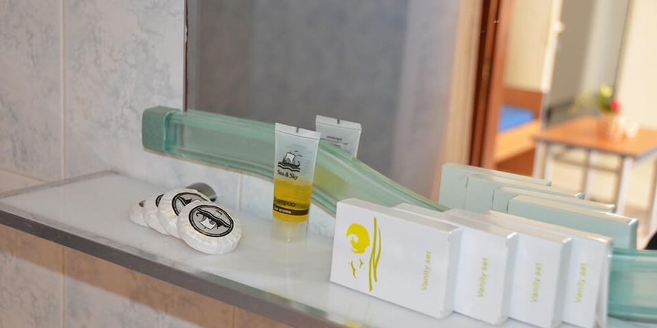 Deluxe Apartment, 1 Bedroom, Garden Area | Bathroom | Bathtub, free toiletries, hair dryer, bathrobes