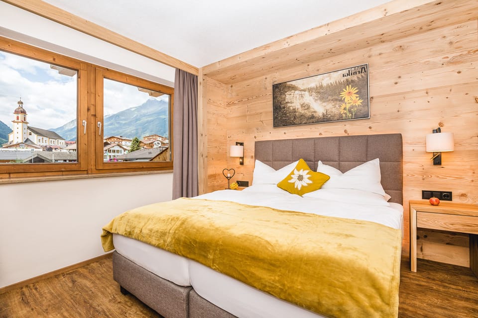 Alpinzimmer ARNIKA, Balkon | Premium bedding, in-room safe, desk, laptop workspace