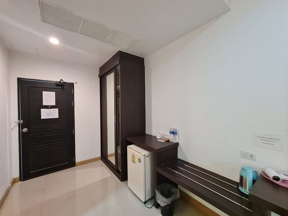 Superior Room Twin Bed 2nd,3rd Floor | Desk, blackout drapes, free WiFi, bed sheets