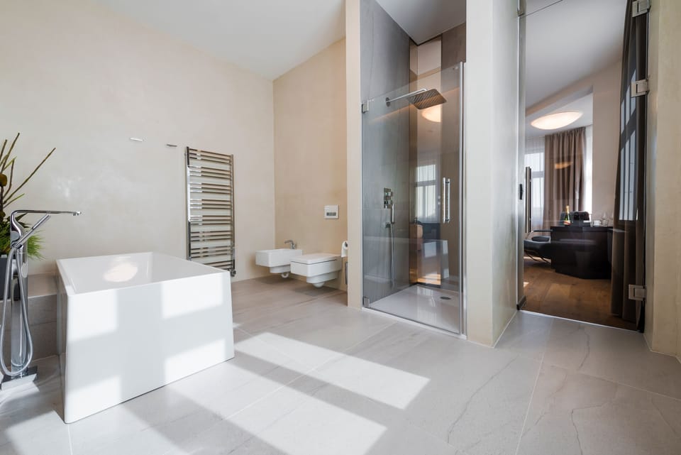 Junior Double Room, Balcony | Bathroom | Free toiletries, hair dryer, slippers, towels