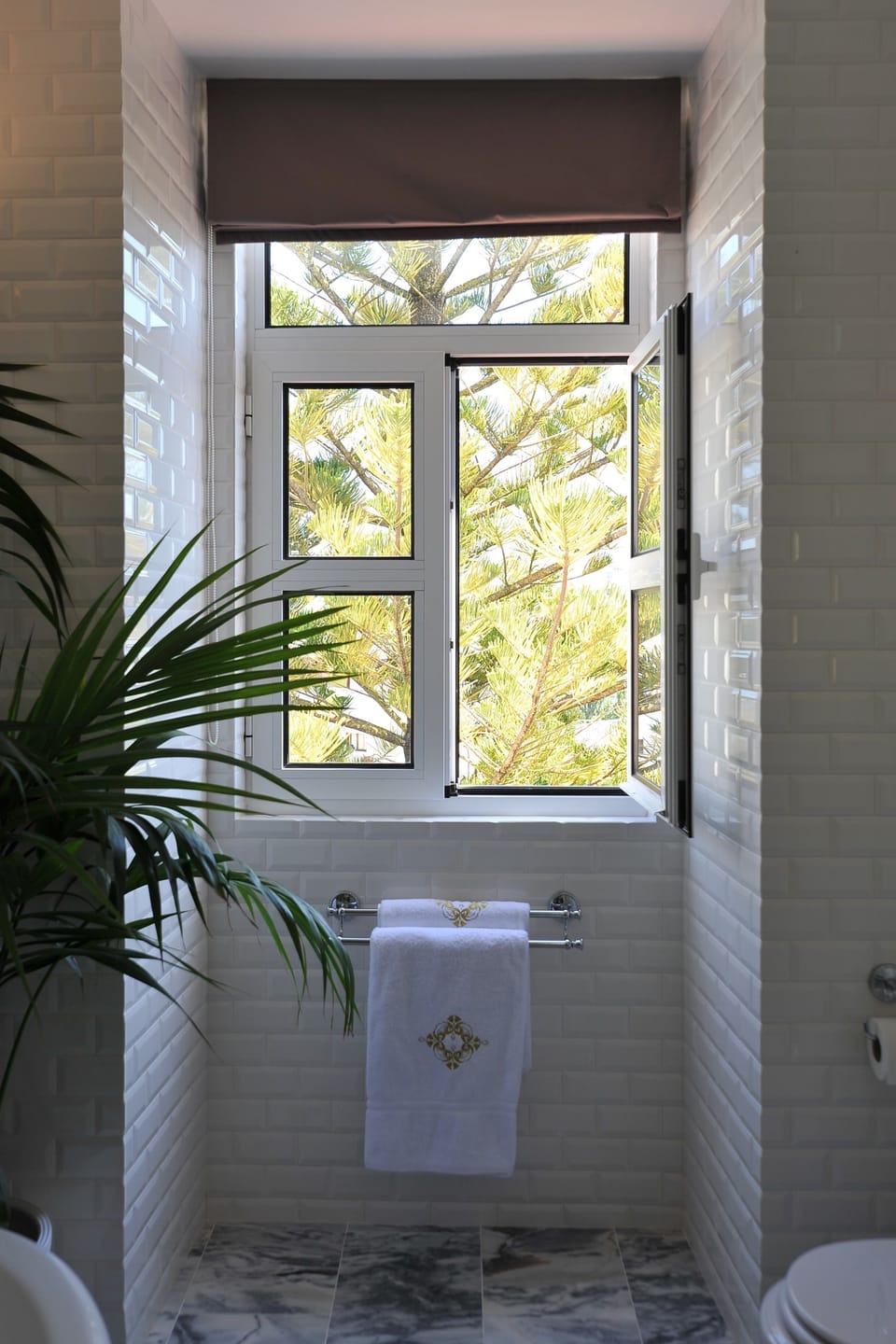 Double Room (Romantique) | Minibar, in-room safe, blackout drapes, free WiFi