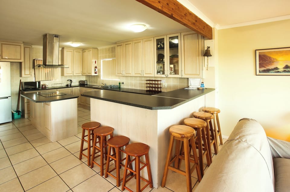 Comfort House, 3 Bedrooms, Non Smoking, Ocean View (11 Kian's Place) | Interior