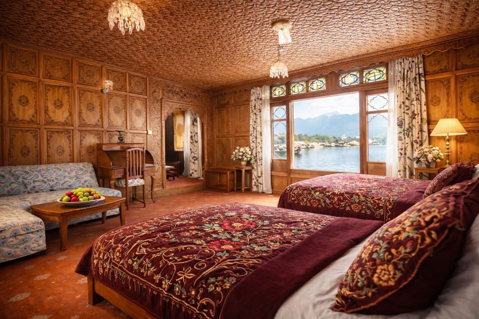 Kohinoor Lake View Suite with Private Jacuzzi | Egyptian cotton sheets, premium bedding, down comforters