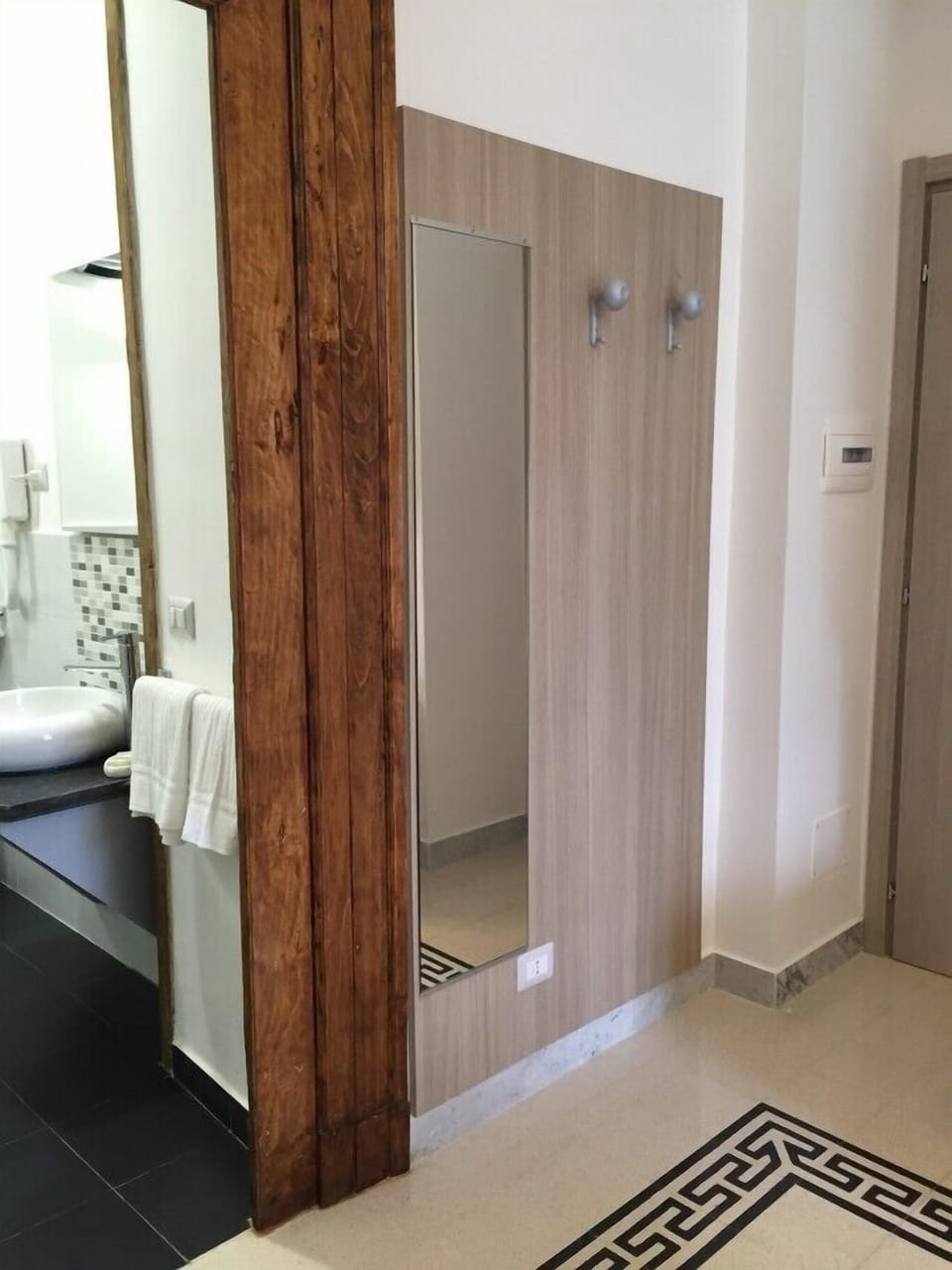 Superior Suite, Garden View | Down comforters, minibar, in-room safe, desk