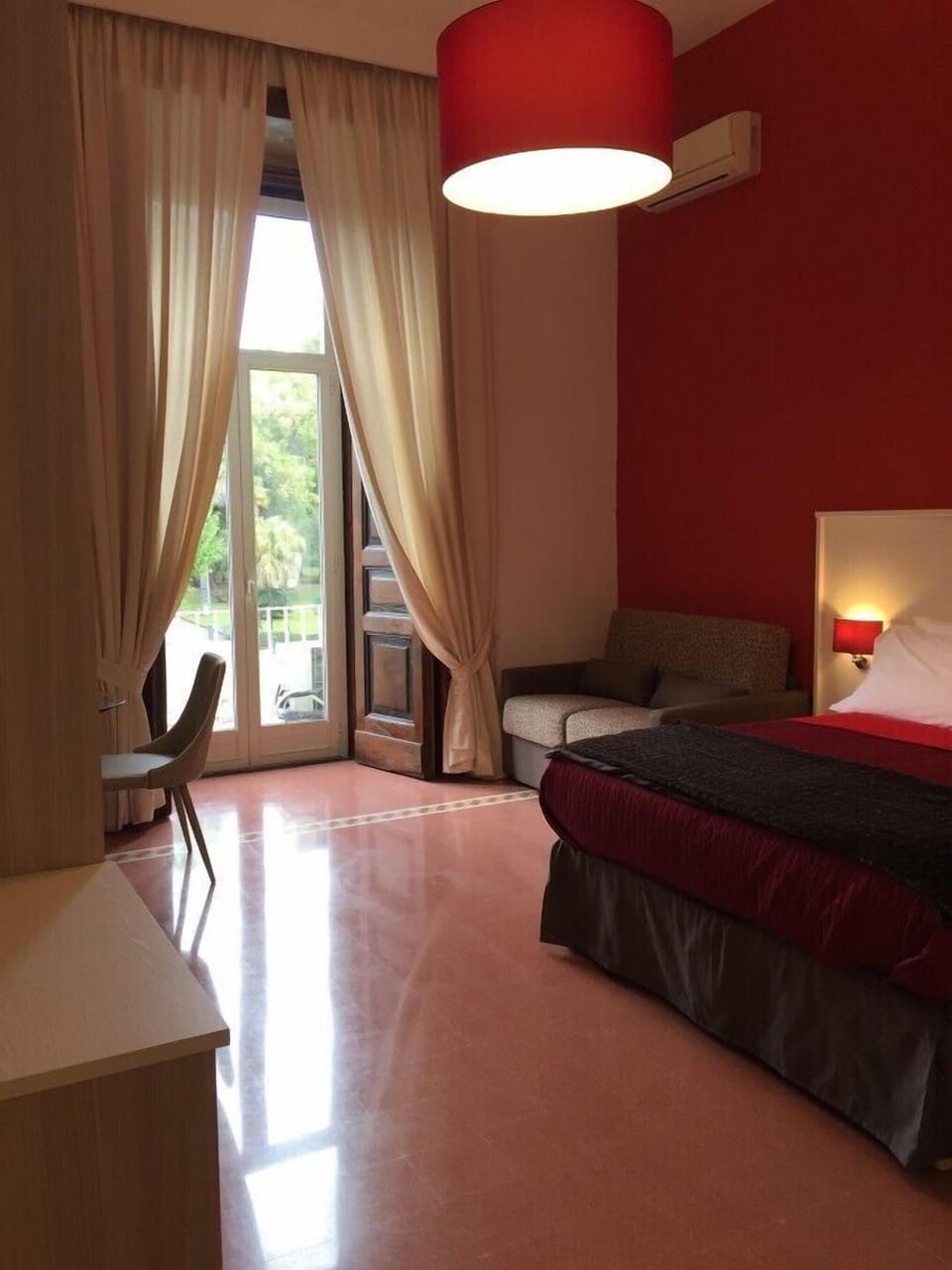 Superior Double Room, Garden View | Down comforters, minibar, in-room safe, desk