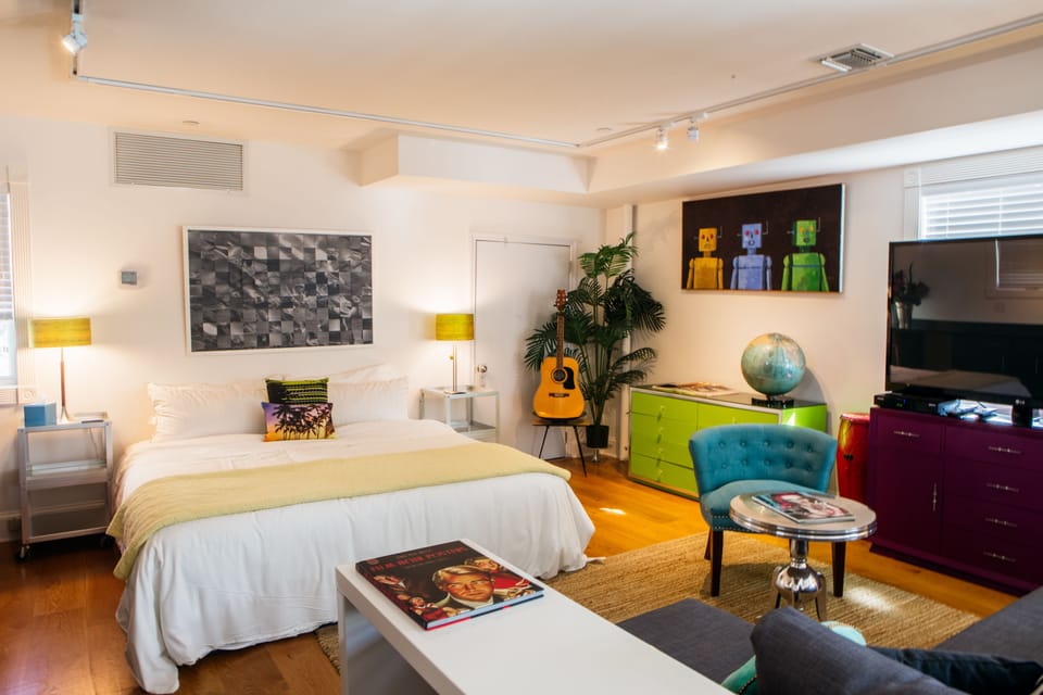 Private Suite, 1 King Bed, Non Smoking (Private Suite - Adults Only) | Premium bedding, minibar, soundproofing, iron/ironing board