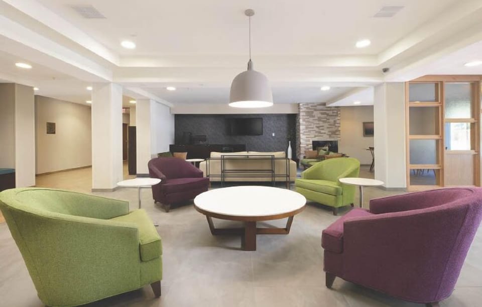 32-inch flat-screen TV with cable channels, TV