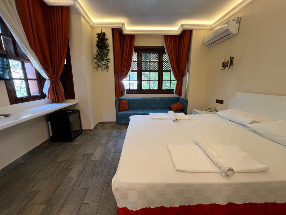 Standard Double or Twin Room, 1 Bedroom | Blackout drapes, soundproofing, iron/ironing board (on request)
