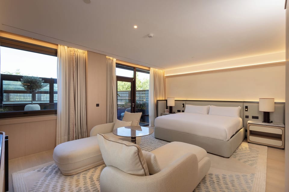Egyptian cotton sheets, premium bedding, minibar, in-room safe